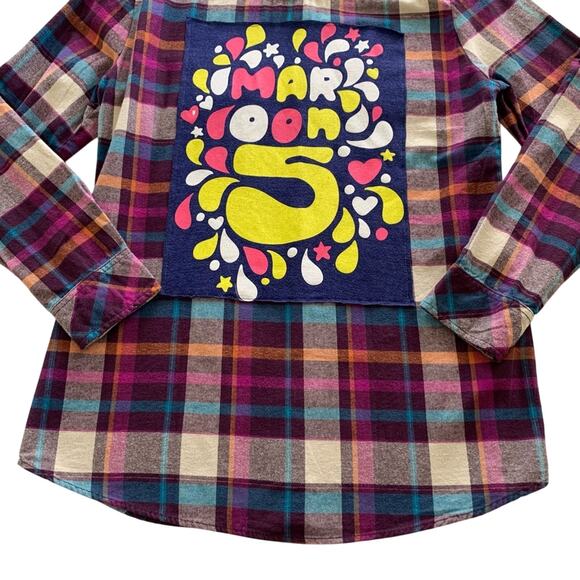 Via Penny Lane Reworked Apparel | Maroon 5 Graphic Button Up Plaid Shirt Large - Picture 9 of 9